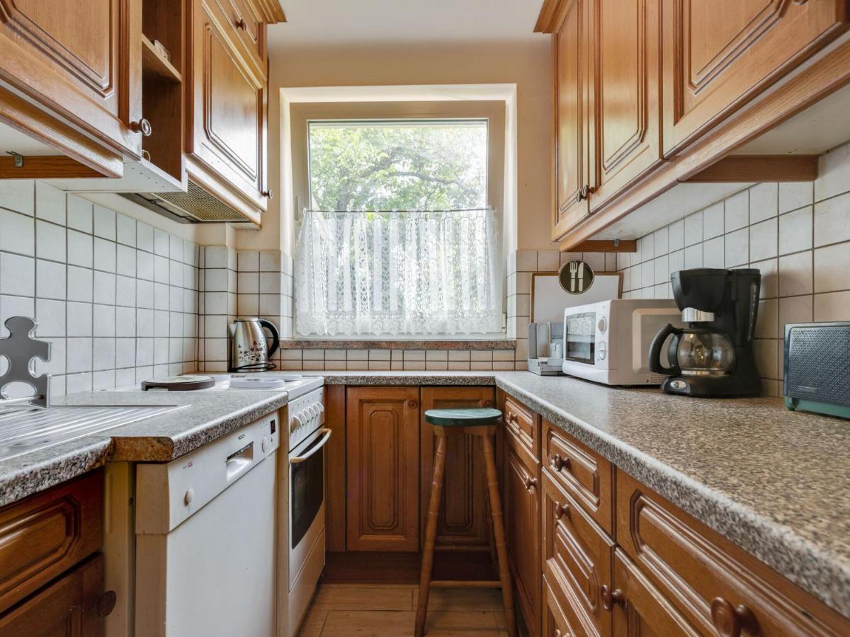 Lively Holiday Home In Wien With Private Garden Buitenkant foto